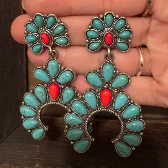 Western Silver Tone Turquoise Earrings - Picture 4 of 4